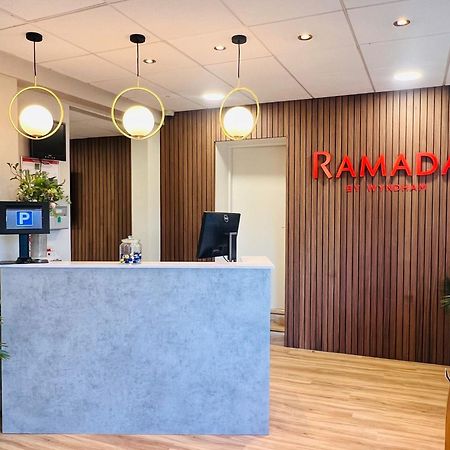 Ramada By Wyndham Cheltenham Golden Valley 외부 사진