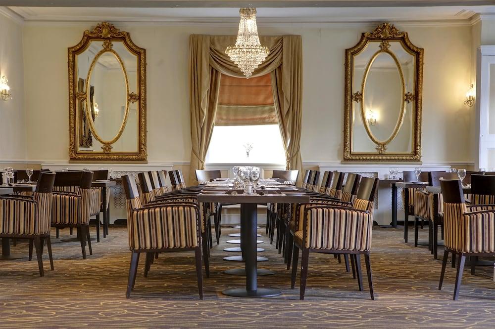 Ramada By Wyndham Cheltenham Golden Valley 외부 사진