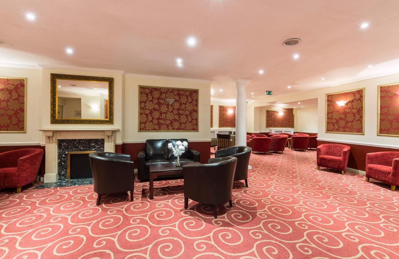 Ramada By Wyndham Cheltenham Golden Valley 외부 사진