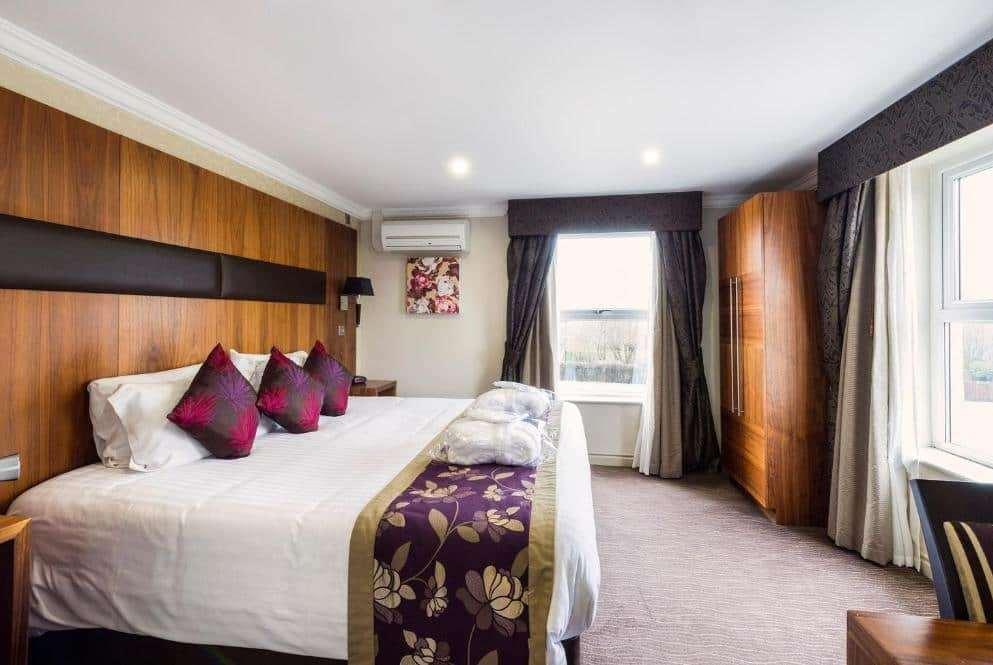 Ramada By Wyndham Cheltenham Golden Valley 객실 사진